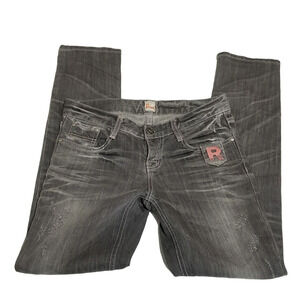 Re-action Distressed Size 7 Jeans